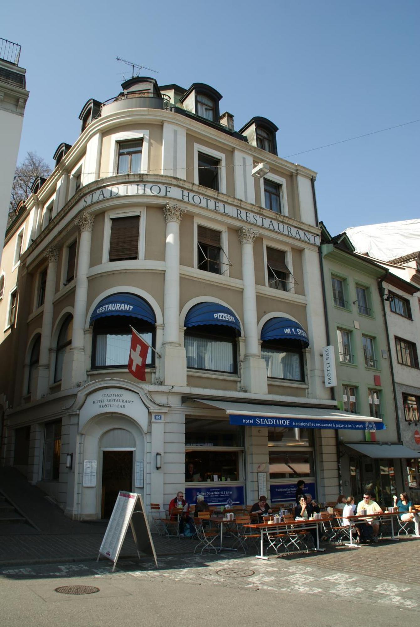 Stadthof Budget Hotel Basel City Center Buitenkant foto