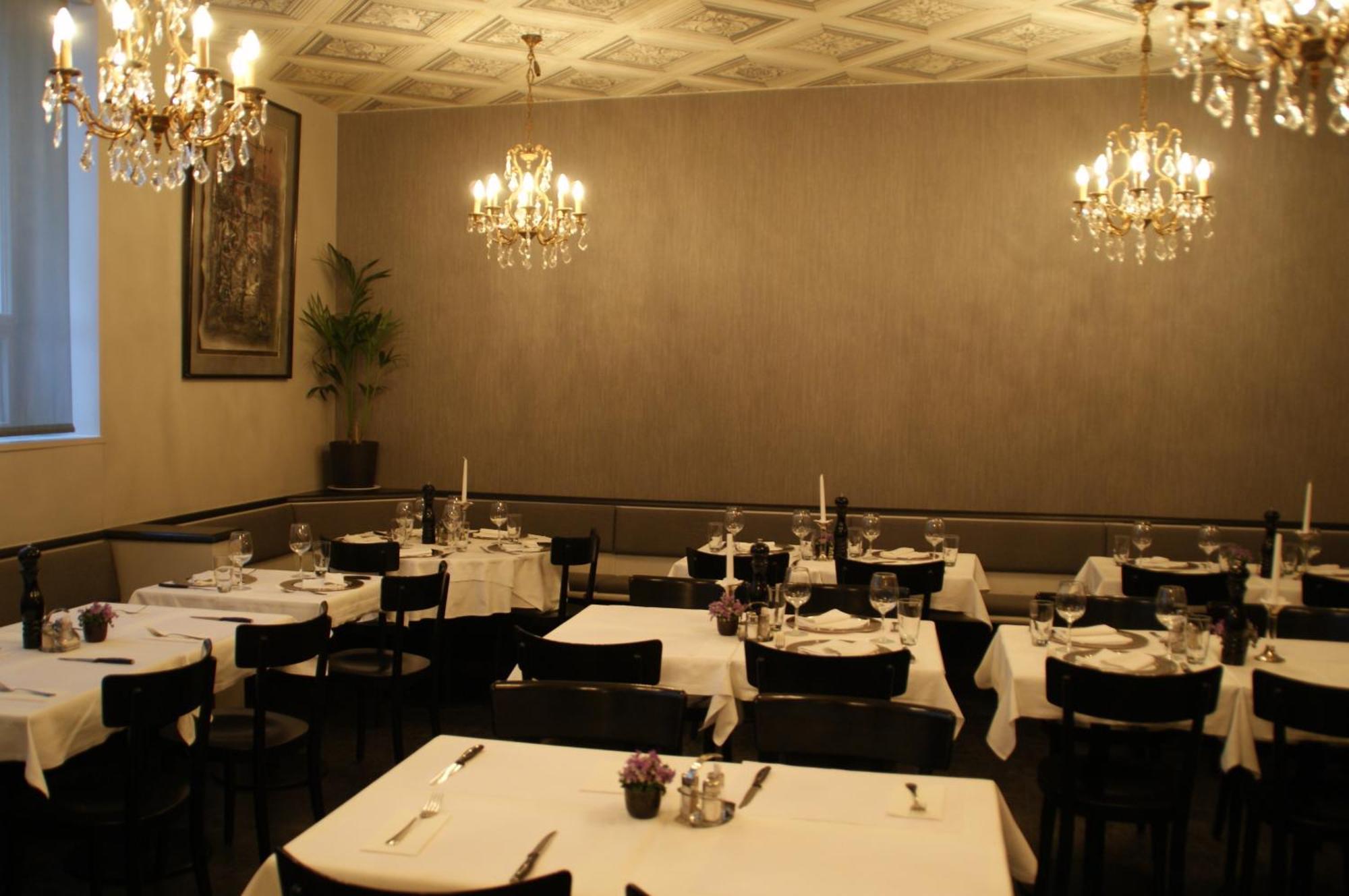 Stadthof Budget Hotel Basel City Center Buitenkant foto