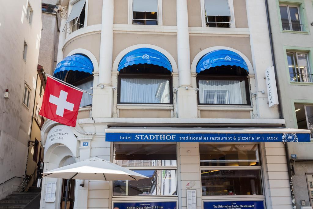Stadthof Budget Hotel Basel City Center Buitenkant foto